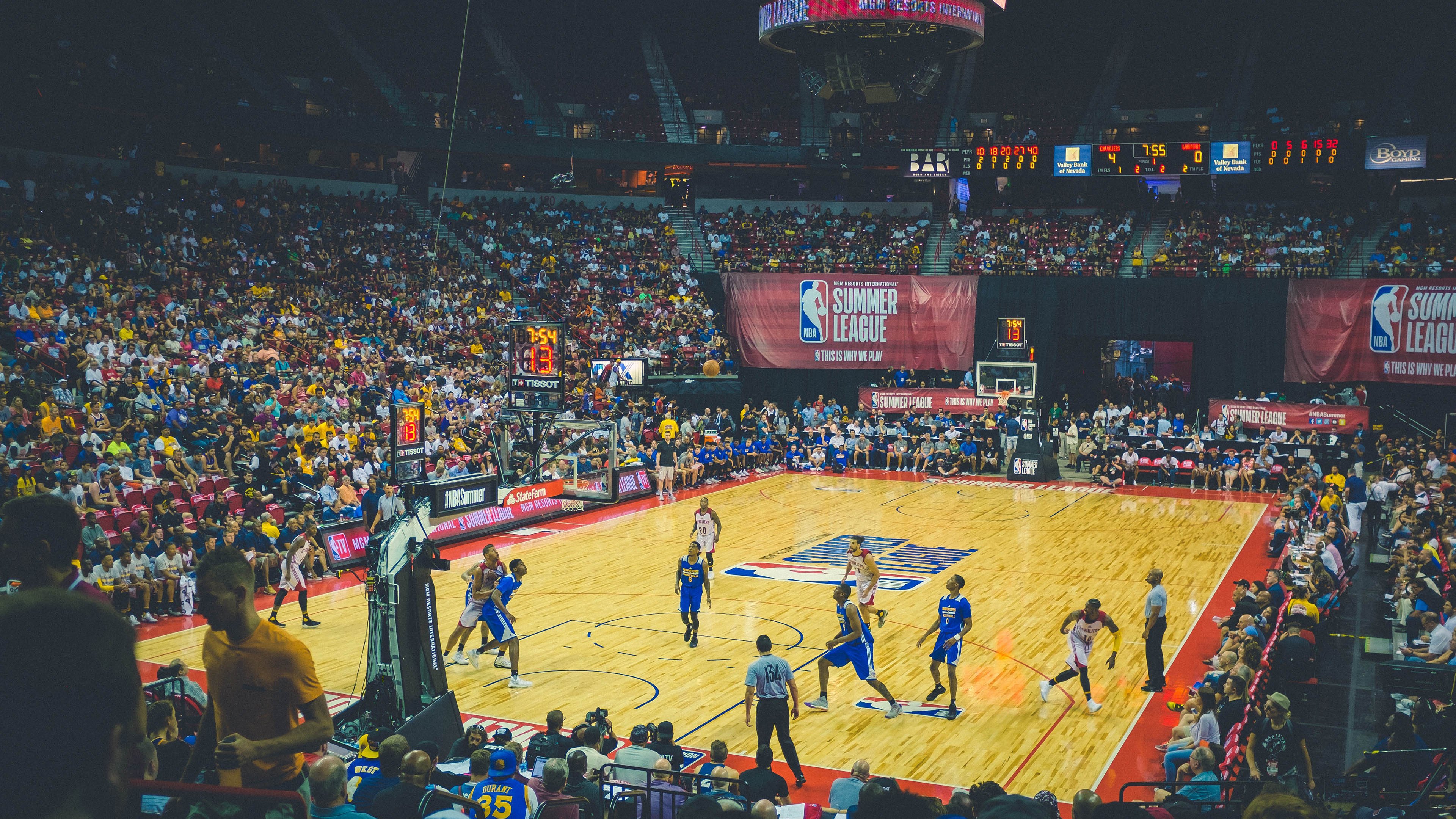 里奇·麦考：从全黑队的基石到橄榄球历史的传奇，麦奇里湖